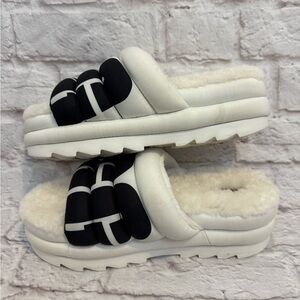 UGG Maxi Logo Platform Slides womens size 10